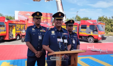 Penguasa Kanan Bomba 1 Wan Mohd Hamizi Wan Mohd Zin