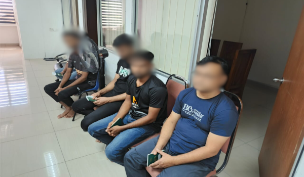 Sindiket 'Badul' ditumpaskan, sembilan individu ditahan / Foto IMIGRESEN