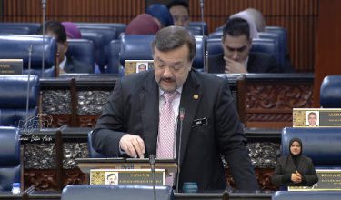 Menteri Kewangan II Senator Datuk Seri Amir Hamzah Azizan
