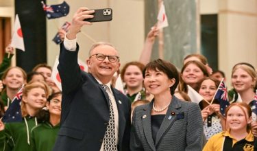 Perdana Menteri Australia,  Anthony Albanese bersama rakan sejawatannya dari Jepun, Sanae Takaichi /AFP