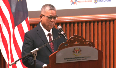 Menteri Perpaduan Negara, Datuk Aaron Ago Dagang ketika berucap dalam Majlis Perasmian Program dan Pameran Empayar Agung Inca: Penyatuan dan Kepelbagaian, di ibu negara/RTM