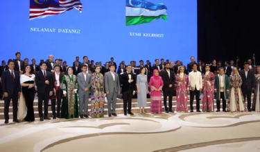 Raja Permaisuri Agong, Raja Zarith Sofiah, berangkat mengadakan pertemuan rasmi bersama Wanita Pertama Uzbekistan, Ziroat Mirziyoyeva, sempena Lawatan Khas Seri Paduka Baginda