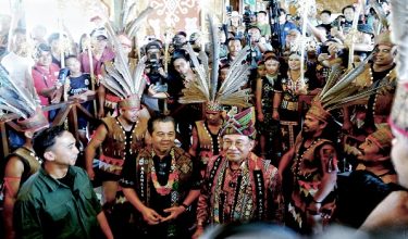 KOTA KINABALU, 30 Mei --Perdana Menteri Datuk Seri Anwar Ibrahim melawat rumah suku Kaum Murut Tenom selepas Majlis Perasmian Pesta Kaamatan Peringkat Negeri Sabah 2026 di Hongkod Koisaan, Persatuan Kebudayaan Kadazan Dusun (KDCA) di Penampang hari ini.

--fotoBERNAMA (2026) HAK CIPTA TERPELIHARA.