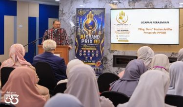 Pengarah IPPTAR, Datuk Roslan Ariffin berucap pada Majlis Perasmian Seminar Reality Intelligence: AI Innovator Hub di Kompleks IPPTAR di sini, semalam. - Foto RTM