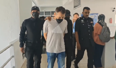Tertuduh, Lee Kian Kiong, 45, dihadapkan ke Mahkamah Majistret Raub, hari ini atas pertuduhan memecah masuk sebuah bilik kasino di Genting Highlands dan mencuri 1,160 cip bernilai RM4.6 juta, Oktober tahun lalu.