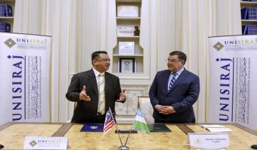 TASHKENT, 5 Okt - Raja Muda Perlis Tuanku Syed Faizuddin Putra Jamalullail berkenan menyampaikan ucaptama bersama Director of the Islamic Civilization Center (ICCU) in Uzbekistan Dr Firdavs Abdukhalikov sebelum menyaksikan Majlis Menandatangani Memorandum Persafahaman (MoU) antara Universiti Islam Antarabangsa Tuanku Syed Sirajuddin (UniSIRAJ) dengan ICCU di Islamic Civilization Center di sini hari ini. - fotoBERNAMA (2026) HAK CIPTA TERPELIHARA *** Local Caption ***
