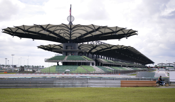 Litar Antarabangsa Sepang (SIC) bakal memberi peluang kepada pelumba tempatan untuk menggunakan semua kemudahan di litar tersebut tanpa sebarang caj untuk tujuan latihan / Foto Hiasan / Bernama