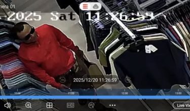 Rakaman CCTV menunjukkan seorang lelaki berbaju merah dipercayai terlibat dalam kes curi di Imago Shopping Mall/Foto Polis Kota Kinabalu