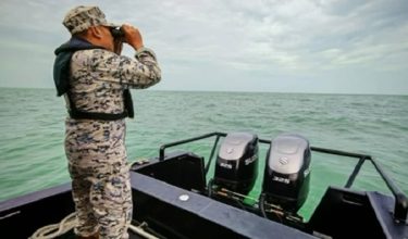Operasi Mencari dan Menyelamat (Carilamat) bagi mengesan dua nelayan yang dilaporkan hilang di Perairan Batu Pahat, Johor diperluaskan meliputi 207 batu nautika persegi