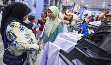 Bagi ibu bapa, Bantuan Awal Persekolahan (BAP) RM150 diumumkan Perdana Menteri, Datuk Seri Anwar Ibrahim tepat pada masanya dengan membantu mengurangkan beban kos persekolahan yang semakin meningkat/Foto BERNAMA