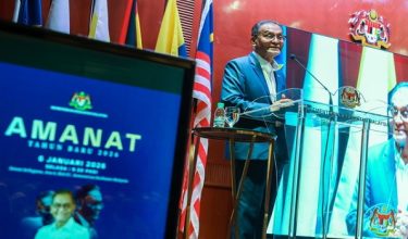 Menteri Kesihatan Datuk Seri Dr Dzulkefly Ahmad menyampaikan amanat pada Majlis Perjumpaan dan Amanat Tahun Baharu 2026 Kementerian Kesihatan/ BERNAMA