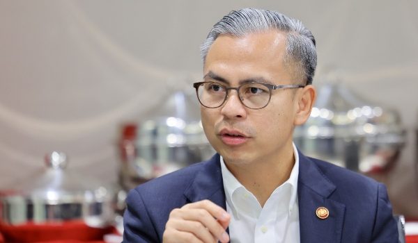 Menteri Komunikasi Datuk Fahmi Fadzil