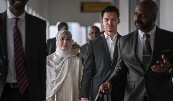 pengasas FashionValet Sdn Bhd (FashionValet) Datin Vivy Yusof dan suaminya, Datuk Fadzarudin Shah Anuar/Foto BERNAMA