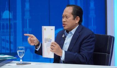 Datuk Seri Ahmad Maslan ketika menjadi tetamu dalam rancangan Naratif Khas bertajuk 'Kongres Ekonomi Bumiputera 2024: Bangsa Usahawan' yang dihoskan oleh Ismail Adnan di Wisma Berita malam tadi/Foto FB Ahmad Maslan