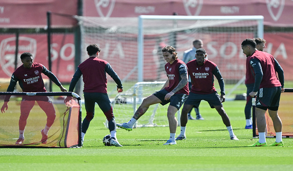 Pemain Arsenal menjalani latihan menjelang aksi Liga Juara-Juara Eropah menentang Sporting Lisbon, 8 April ini./foto AFP