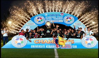 Skuad bola sepak UKM menjuarai kejohanan Thanh Nien International Student Football Tournament 2026 (Piala THACO)./foto FB UKM