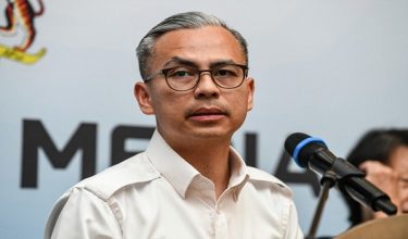 KUALA LUMPUR, 6 Mei -- Menteri Komunikasi merangkap jurucakap Kerajaan Perpaduan, Datuk Fahmi Fadzil bercakap pada sidang media mingguan Kabinet di Auditorium Seri Angkasa, Angkasapuri hari ini.

-- fotoBERNAMA (2026) HAK CIPTA TERPELIHARA