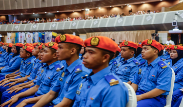 Anggota Kor Siswa Siswi Pertahanan Awam (Kor SISPA)./Foto BERNAMA