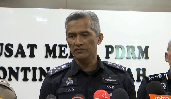 Pengarah Jabatan Siasatan Jenayah,  Datuk Seri Sri Mohd Shuhaily Mohd Zain