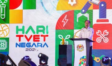 PUTRAJAYA, 6 Jun -- Perdana Menteri Datuk Seri Anwar Ibrahim berucap pada Sambutan Hari Pendidikan dan Latihan Teknikal dan Vokasional (TVET) Negara 2026 di Dataran Putrajaya hari ini.

--fotoBERNAMA (2026) HAK CIPTA TERPELIHARA
