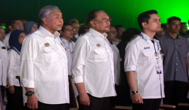 Perdana Menteri, Datuk Seri Anwar Ibrahim (tengah) menghadiri Majlis Perasmian Sambutan Hari TVET Negara 2026 di Dataran Putrajaya, di sini, hari ini. - Foto BERNAMA