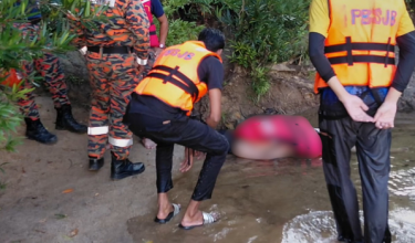 Jasad Ahmad Al Hafiz Asri Ahmad Kamarulzaman, 19 tahun, ditemukan pada jarak kira-kira 10 meter dari lokasi mangsa dilaporkan mandi dan hilang