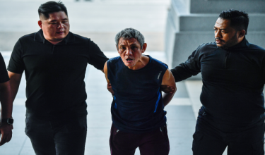 Tertuduh, Yap Thye Sun mengaku tidak bersalah di Mahkamah Sesyen di sini hari ini atas pertuduhan cuba membunuh seorang anggota polis ketika rondaan cegah jenayah / Foto Bernama
