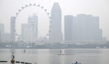 Bandar Singapura diselubungi jerebu/Foto AFP