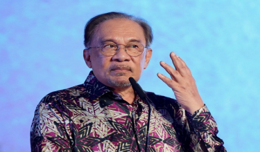 Datuk Seri Anwar berucap pada Majlis Sentuhan MADANI Bersama Rakyat Negeri Sabah di Pusat Konvensyen Antarabangsa Sabah / BERNAMA