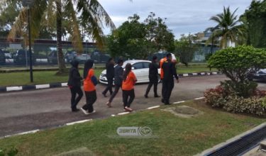 Seorang pengurus syarikat dan dua penjawat awam kerana disyaki mengemukakan tuntutan palsu bagi membekal makanan tahanan di salah sebuah jabatan penguatkuasaan Labuan