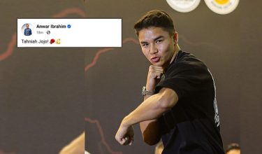 Johan Ghazali atau lebih dikenali sebagai JoJo berjaya menumpaskan pencabarnya dari Myanmar dalam perlawanan di Bangkok malam tadi/ Foto arkib Bernama
