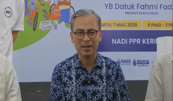Menteri Komunikasi, Datuk Fahmi Fadzil /RTM
