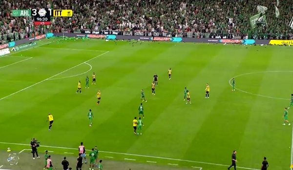 Al Ahli meraih kemenangan 3-1 ke atas Al Ittihad/ REUTERS