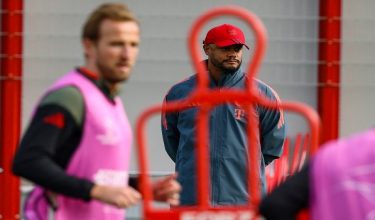 Bayern Munich's Belgian head coach Vincent Kompany watch Bayern Munich's English forward #09 Harry Kane (L) and other players during a training session on October 21, 2025 in Munich, southern Germany, on the eve of the the UEFA Champions League football match between FC Bayern Munich (GER) and Club Brugge (BEL). (Photo by Alexandra BEIER / AFP)