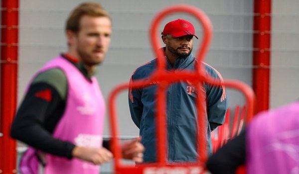 Bayern Munich's Belgian head coach Vincent Kompany watch Bayern Munich's English forward #09 Harry Kane (L) and other players during a training session on October 21, 2025 in Munich, southern Germany, on the eve of the the UEFA Champions League football match between FC Bayern Munich (GER) and Club Brugge (BEL). (Photo by Alexandra BEIER / AFP)