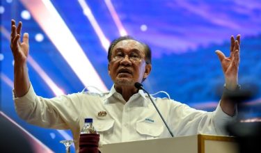 SUNGAI PETANI, 7 Jun -- Perdana Menteri Datuk Seri Anwar Ibrahim menyampaikan ucapan perasmian pada Majlis Serahan Pemberian Geran Kerajaan Tahunan kepada AIMST Universiti di sini hari ini.
--fotoBERNAMA (2026) HAK CIPTA TERPELIHARA