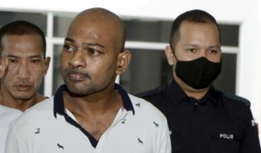 V. Nathan, 37, didakwa kerana membunuh teman wanitanya warga Thailand dengan menolak wanita itu hingga jatuh dari tingkat 23 sebuah kondominium di Setia Alam, Shah Alam/Foto Fail BERNAMA