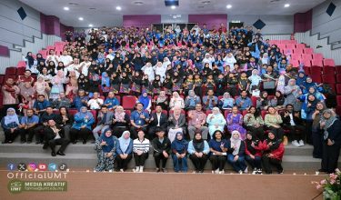 Peserta dan penganjur Blue School Malaysia Marine Camp 2026. / Foto UMT