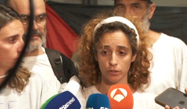 Aktivis GSF, Alejandra Martinez mendesak Israel membebaskan rakannya, Reyes Rigo yang masih ditahan / REUTERS