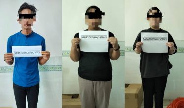 Tiga individu ditahan di Saratok, Sarawak kerana disyaki terbabit dalam kegiatan penipuan dalam talian atau 'phone scam'