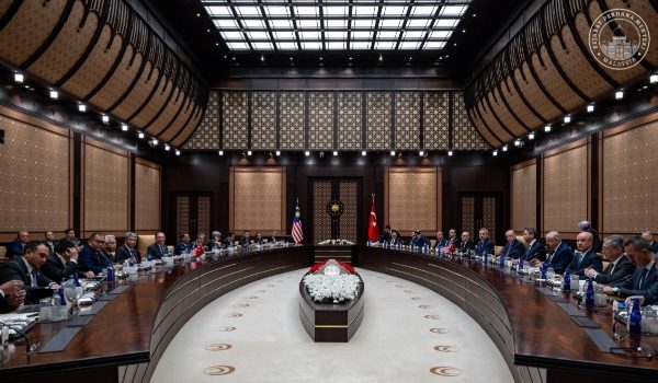 FOTO PEJABAT PERDANA MENTERI (PMO)