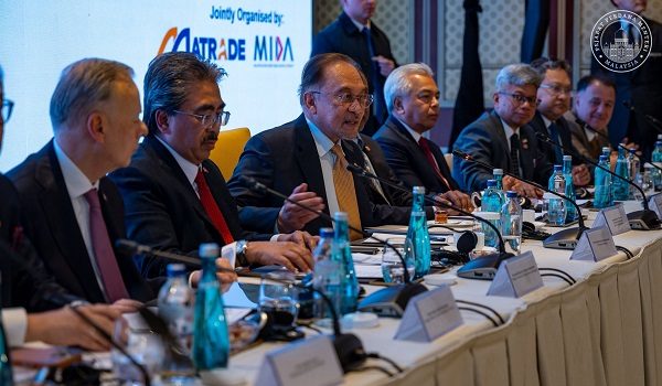 Foto Facebook Anwar Ibrahim