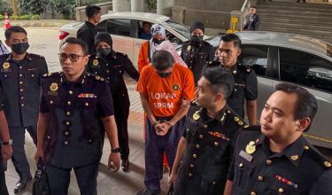 Bekas Panglima Tentera Darat tiba di Mahkamah Majistret Putrajaya