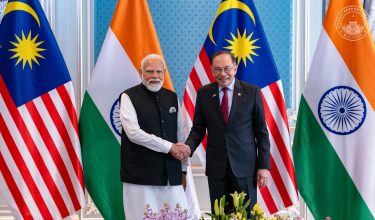 Perdana Menteri bersama Perdana Menteri India, Nadrendra Modi, mempengerusikan mesyuarat bersama delegasi kedua-dua negara di Kompleks Seri Perdana, Putrajaya/Foto Pejabat Perdana Menteri