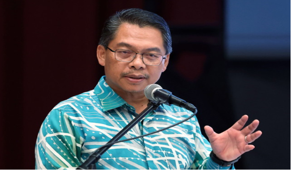 Menteri di Jabatan Perdana Menteri (Hal Ehwal Sabah dan Sarawak) Datuk Mustapha Sakmud / BERNAMA