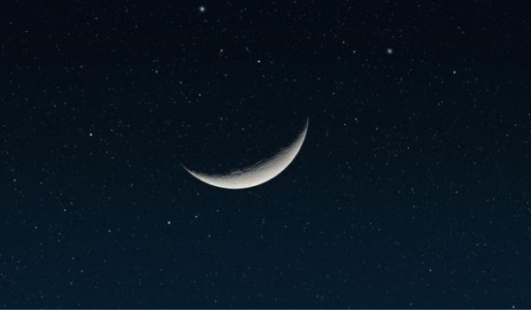 Gambar hiasan anak bulan janaan AI
