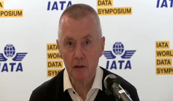 Ketua Pengarah IATA, 
Willie Walsh