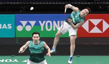 Aaron-Wooi Yik mudah mengatasi Chiu Hsiang Chieh-Wang Chi Lin dari Taiwan. Foto/Bernama