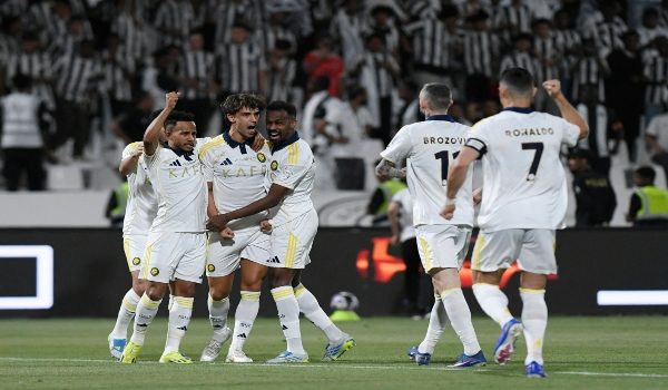 Penyerang Al Nassr, Joao Felix (tiga dari kiri) meraikan jaringan bersama rakan sepasukan termasuk kapten pasukan, Cristiano Ronaldo/Foto REUTERS