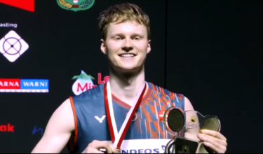 Antonsen rangkul gelaran Super 1000 dalam penampilan ketiganya di perlawanan akhir Terbuka Indonesia. - Reuters